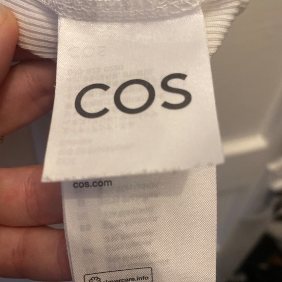 Perfect white tank COS - Picture 3 of 3